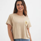 Remera Otherside Girasol “Embrace Change & Bloom” – Diseño Natural y Cómodo | REVÉ