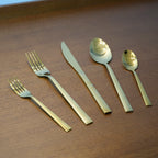 Set de Cubiertos Dorados de Acero Inoxidable 5 Piezas Marley Harmony – Cuchara, Tenedor y Cuchillo